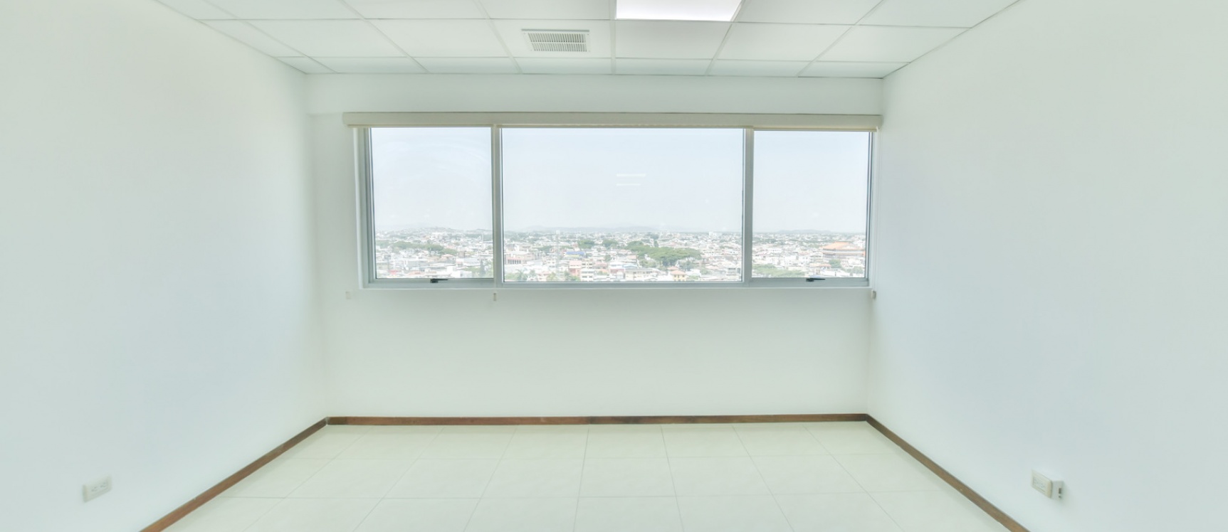 Oficina en venta en el Edificio Trade Building, Norte de Guayaquil GeoBienes - Oficina en venta en el Edificio Trade Building, Norte de Guayaquil - Plusvalia Guayaquil Casas de venta y alquiler Inmobiliaria Ecuador