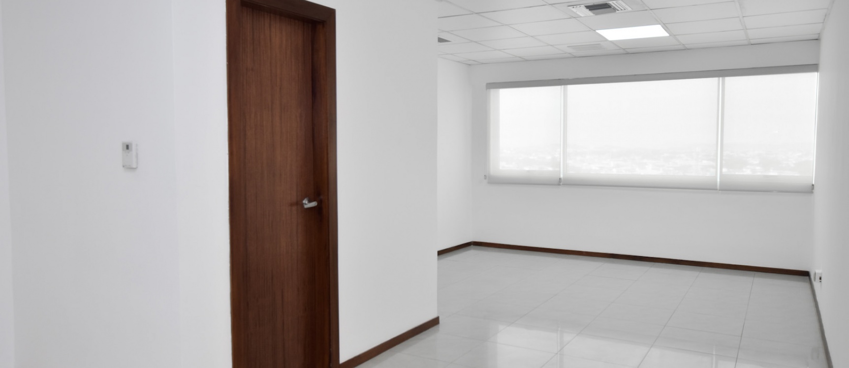 Oficina en venta en el Edificio Trade Building, Norte de Guayaquil GeoBienes - Oficina en venta en el Edificio Trade Building, Norte de Guayaquil - Plusvalia Guayaquil Casas de venta y alquiler Inmobiliaria Ecuador
