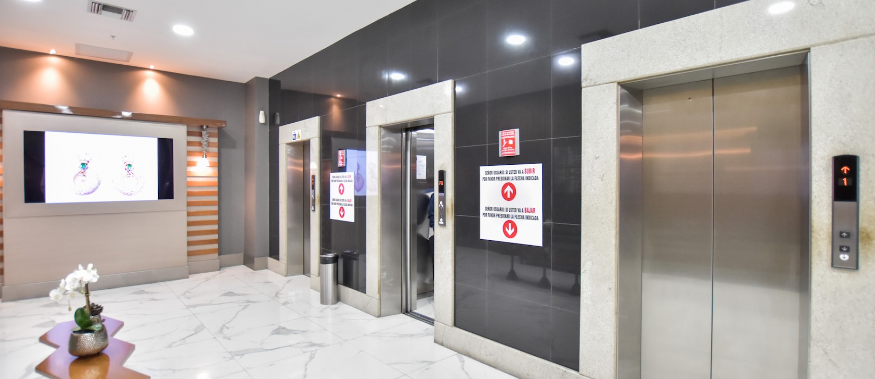 Oficina en venta en el Edificio Trade Building, Norte de Guayaquil GeoBienes - Oficina en venta en el Edificio Trade Building, Norte de Guayaquil - Plusvalia Guayaquil Casas de venta y alquiler Inmobiliaria Ecuador