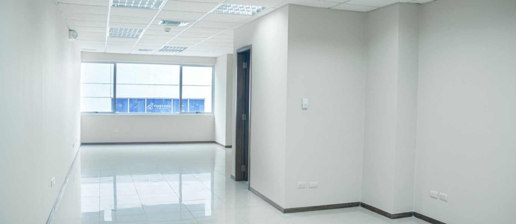 Oficina en venta en el Edificio Trade Building, Norte de Guayaquil GeoBienes - Oficina en venta en el Edificio Trade Building, Norte de Guayaquil - Plusvalia Guayaquil Casas de venta y alquiler Inmobiliaria Ecuador