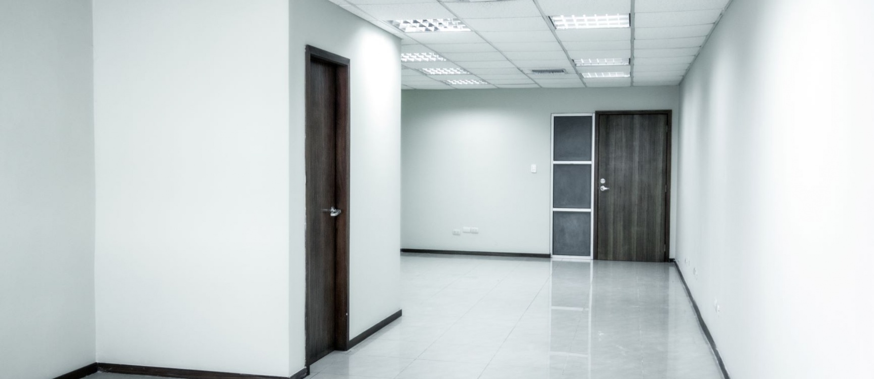 Oficina en venta en el Edificio Trade Building, Norte de Guayaquil GeoBienes - Oficina en venta en el Edificio Trade Building, Norte de Guayaquil - Plusvalia Guayaquil Casas de venta y alquiler Inmobiliaria Ecuador