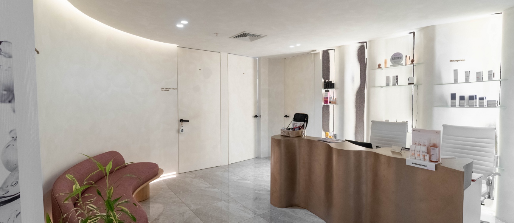 Oficina en venta en Platinum Business Center, La Aurora, Guayaquil GeoBienes - Oficina en venta en Platinum Business Center, La Aurora, Guayaquil - Plusvalia Guayaquil Casas de venta y alquiler Inmobiliaria Ecuador