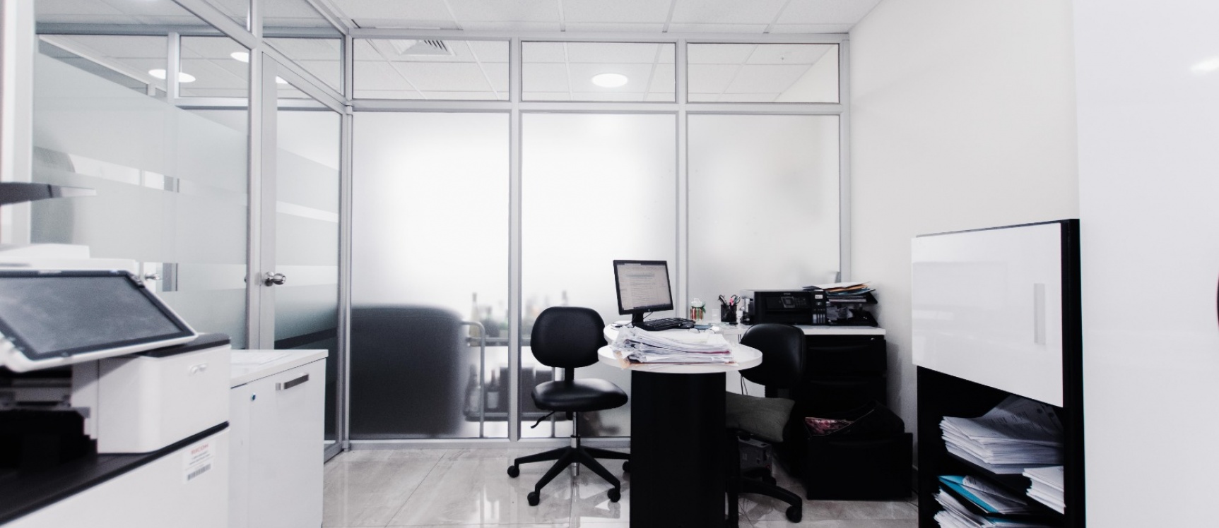 GeoBienes - Oficina en venta, Sky Building, junto al aeropuerto - Plusvalia Guayaquil Casas de venta y alquiler Inmobiliaria Ecuador