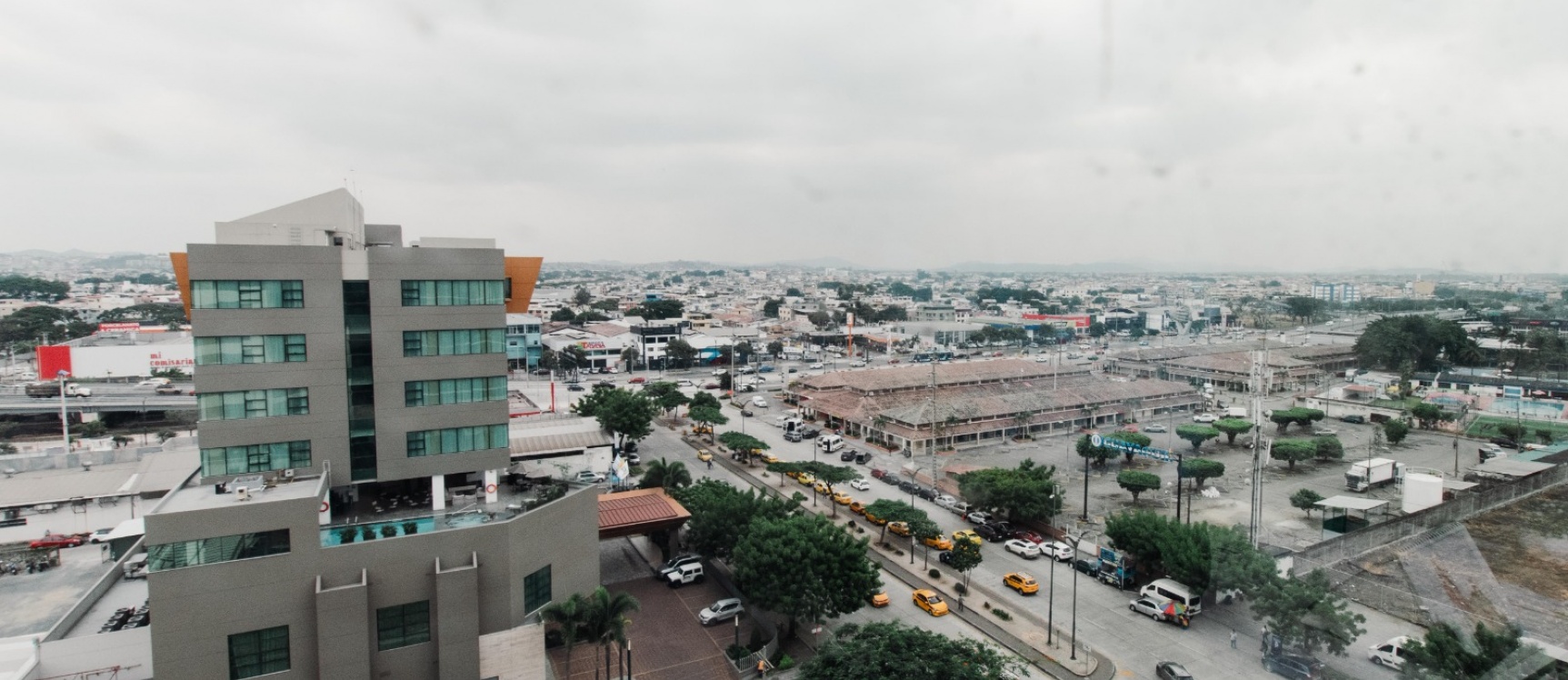 GeoBienes - Oficina en venta, Sky Building, junto al aeropuerto - Plusvalia Guayaquil Casas de venta y alquiler Inmobiliaria Ecuador