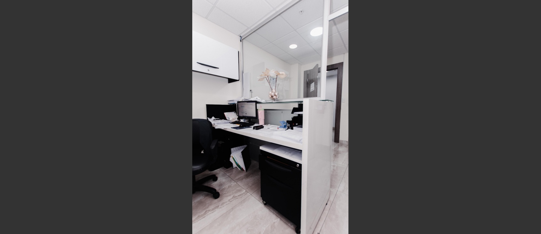 GeoBienes - Oficina en venta, Sky Building, junto al aeropuerto - Plusvalia Guayaquil Casas de venta y alquiler Inmobiliaria Ecuador