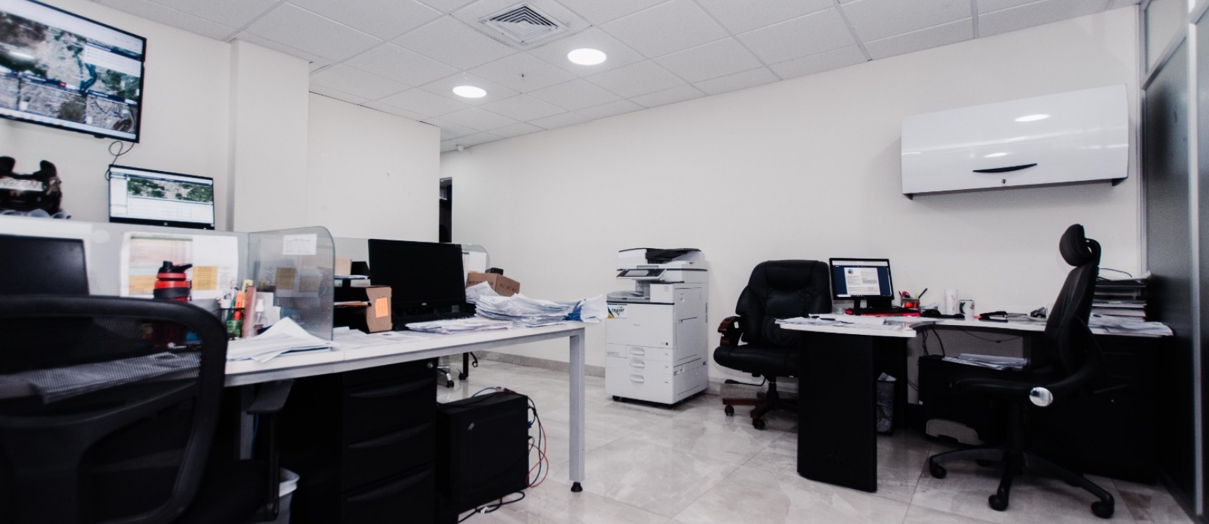 GeoBienes - Oficina en venta, Sky Building, junto al aeropuerto - Plusvalia Guayaquil Casas de venta y alquiler Inmobiliaria Ecuador