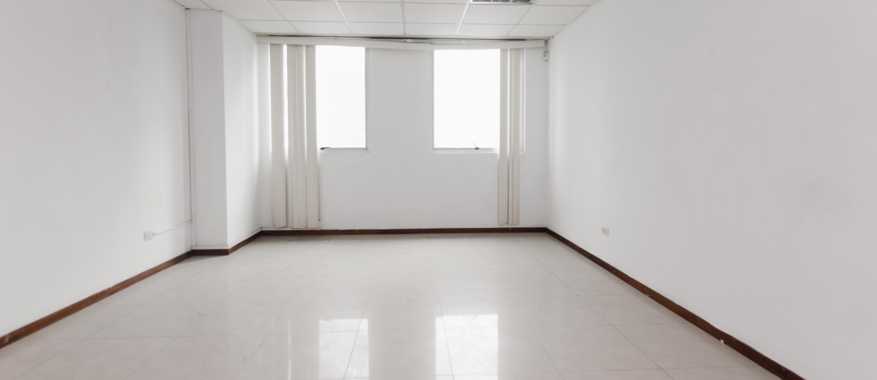 Oficina en venta Trade Building, Ciudad del Sol, Cdla. Simon Bolivar GeoBienes - Oficina en venta Trade Building, Ciudad del Sol, Cdla. Simon Bolivar - Plusvalia Guayaquil Casas de venta y alquiler Inmobiliaria Ecuador