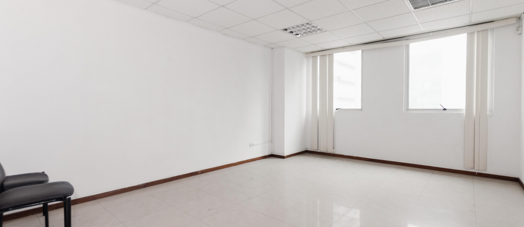 Oficina en venta Trade Building, Ciudad del Sol, Cdla. Simon Bolivar GeoBienes - Oficina en venta Trade Building, Ciudad del Sol, Cdla. Simon Bolivar - Plusvalia Guayaquil Casas de venta y alquiler Inmobiliaria Ecuador