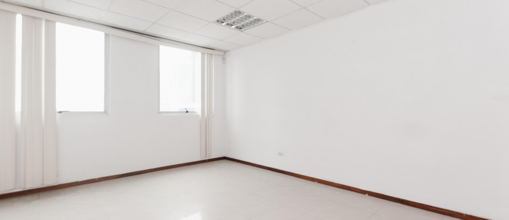 Oficina en venta Trade Building, Ciudad del Sol, Cdla. Simon Bolivar GeoBienes - Oficina en venta Trade Building, Ciudad del Sol, Cdla. Simon Bolivar - Plusvalia Guayaquil Casas de venta y alquiler Inmobiliaria Ecuador