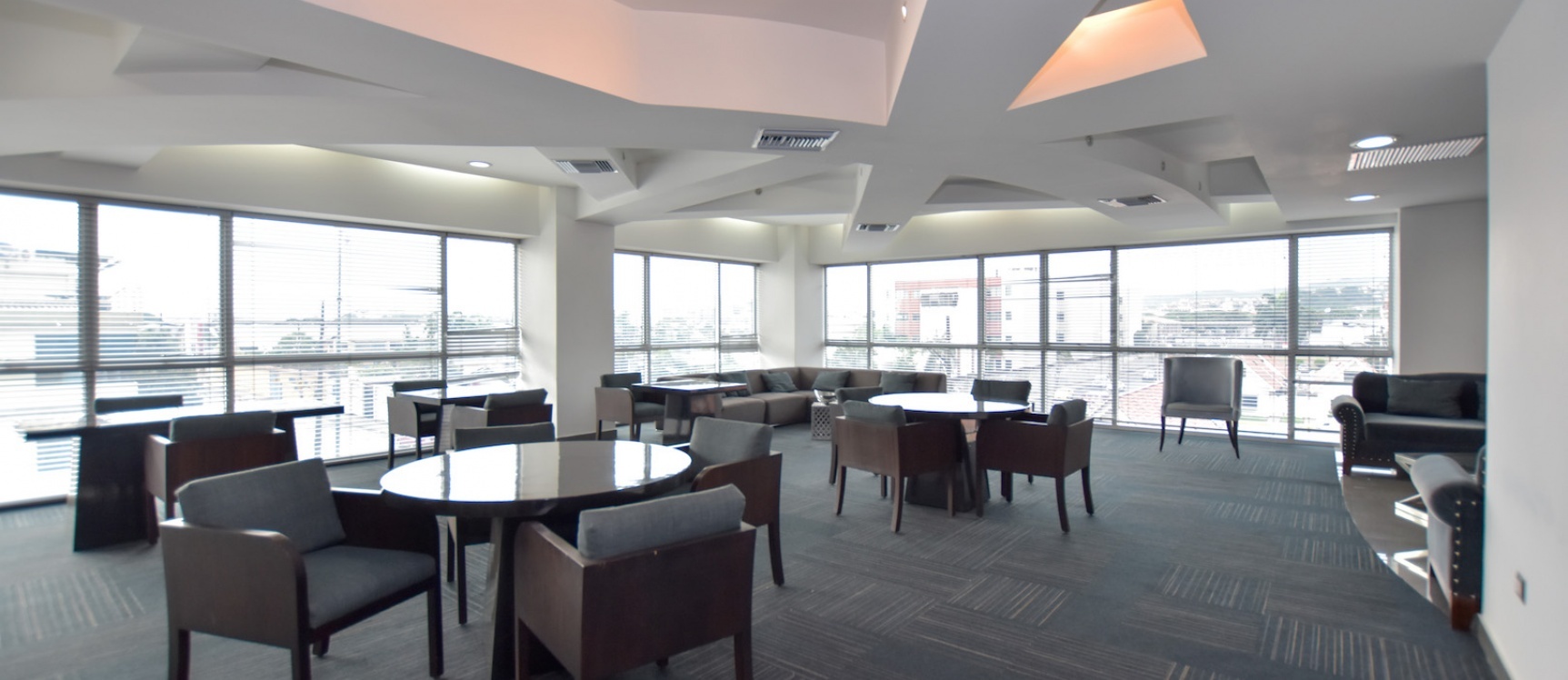 Oficina en venta ubicada en el Edificio City Office, Norte de Guayaquil GeoBienes - Oficina en venta ubicada en el Edificio City Office, Norte de Guayaquil - Plusvalia Guayaquil Casas de venta y alquiler Inmobiliaria Ecuador
