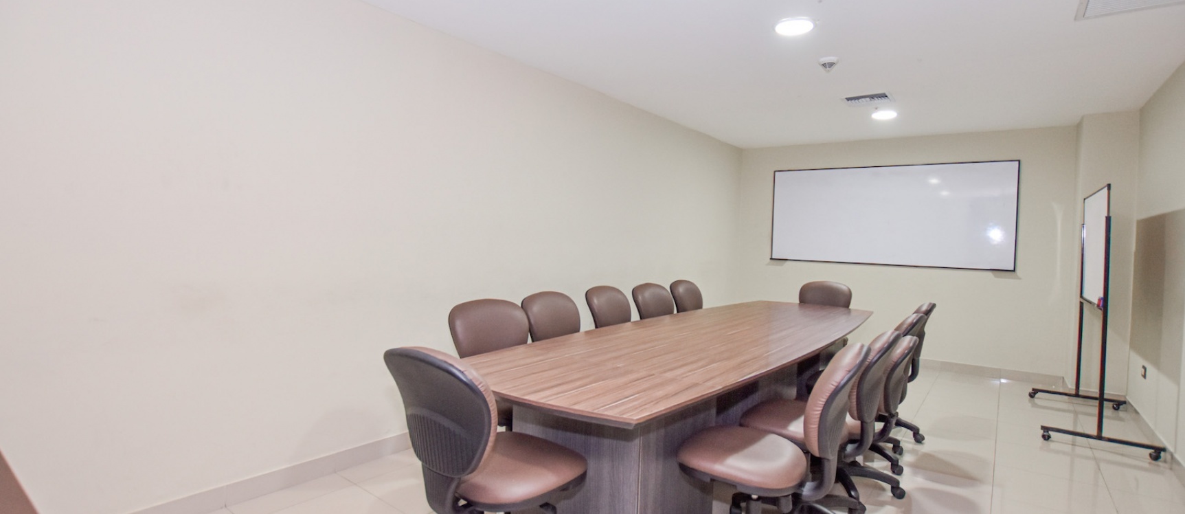 Oficina en venta ubicada en el Edificio City Office, Norte de Guayaquil GeoBienes - Oficina en venta ubicada en el Edificio City Office, Norte de Guayaquil - Plusvalia Guayaquil Casas de venta y alquiler Inmobiliaria Ecuador