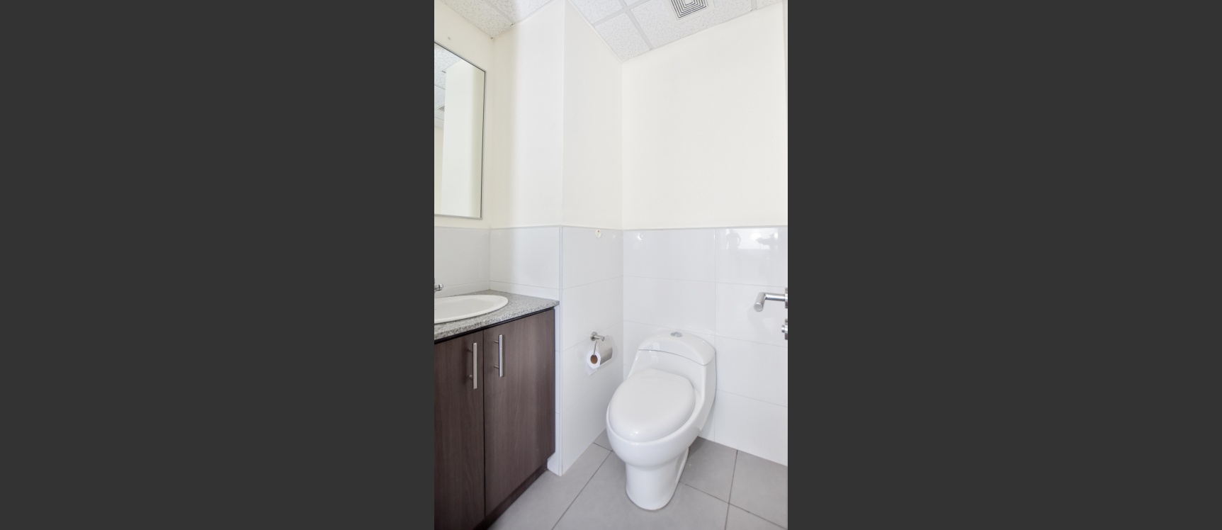 Oficina en venta ubicada en el Edificio The Point GeoBienes - Oficina en venta ubicada en el Edificio The Point - Plusvalia Guayaquil Casas de venta y alquiler Inmobiliaria Ecuador