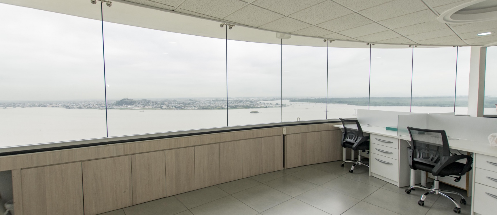 Oficina en venta ubicada en el Edificio The Point, Puerto Santa Ana GeoBienes - Oficina en venta ubicada en el Edificio The Point, Puerto Santa Ana - Plusvalia Guayaquil Casas de venta y alquiler Inmobiliaria Ecuador