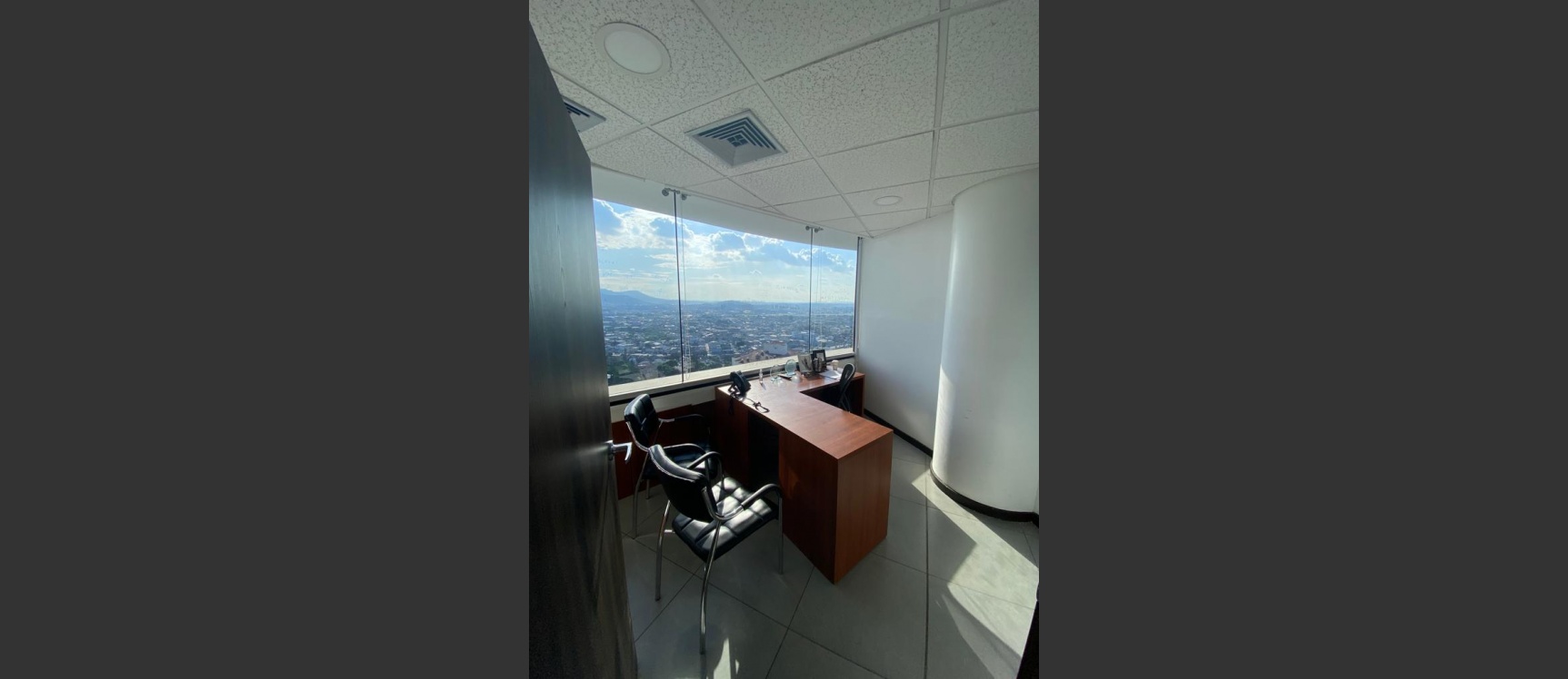 Oficina en venta ubicada en el Edificio The Point, Puerto Santa Ana GeoBienes - Oficina en venta ubicada en el Edificio The Point, Puerto Santa Ana - Plusvalia Guayaquil Casas de venta y alquiler Inmobiliaria Ecuador