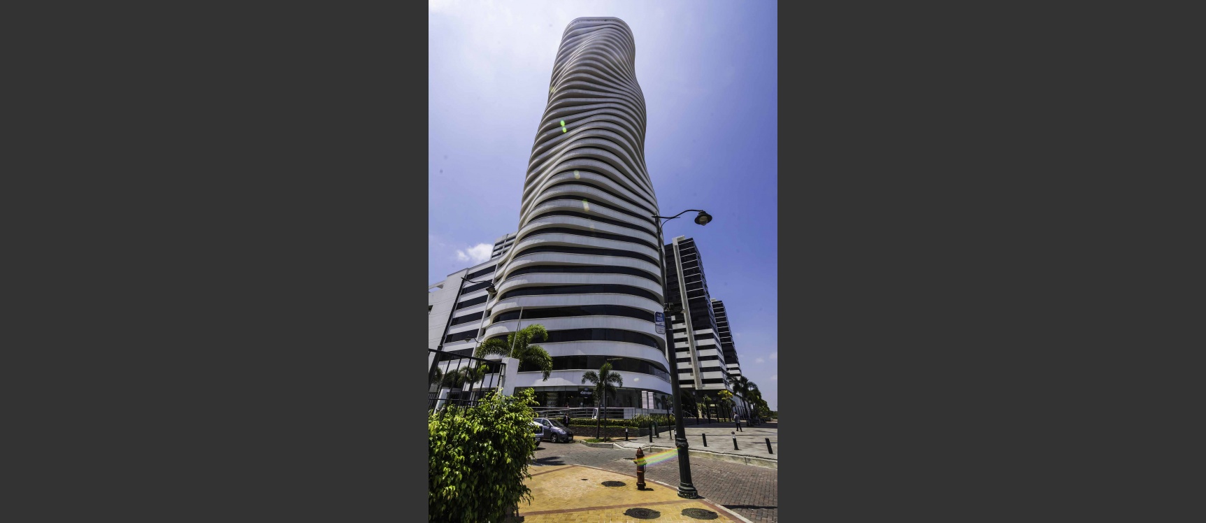 Oficina en venta ubicada en el Edificio The Point, Puerto Santa Ana GeoBienes - Oficina en venta ubicada en el Edificio The Point, Puerto Santa Ana - Plusvalia Guayaquil Casas de venta y alquiler Inmobiliaria Ecuador