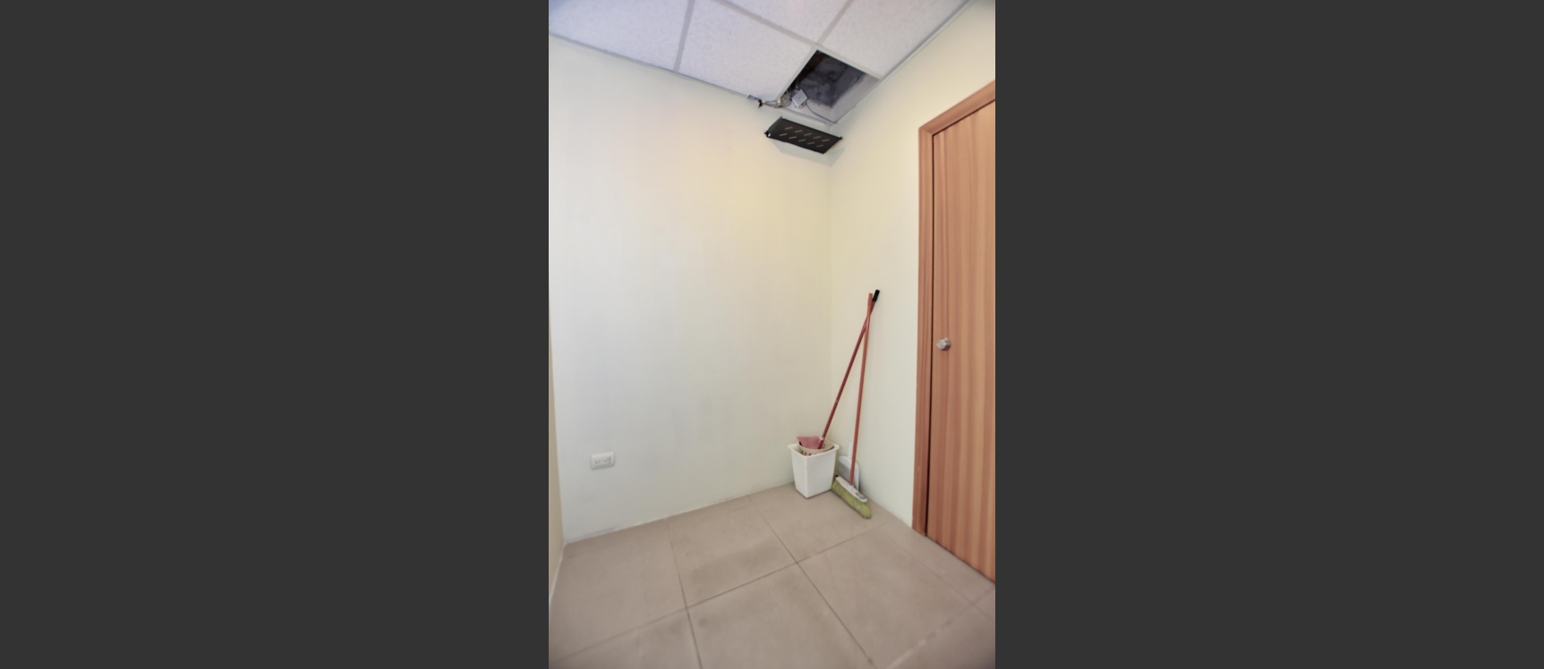 Oficina en venta ubicada en Plaza Center, Kennedy Norte GeoBienes - Oficina en venta ubicada en Plaza Center, Kennedy Norte - Plusvalia Guayaquil Casas de venta y alquiler Inmobiliaria Ecuador