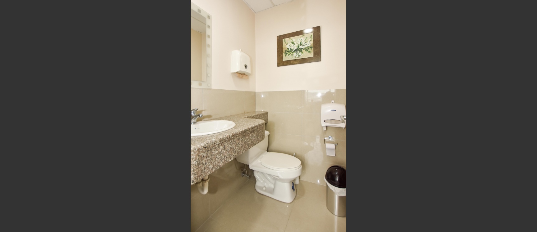 Oficina en venta ubicada en River Plaza GeoBienes - Oficina en venta ubicada en River Plaza - Plusvalia Guayaquil Casas de venta y alquiler Inmobiliaria Ecuador
