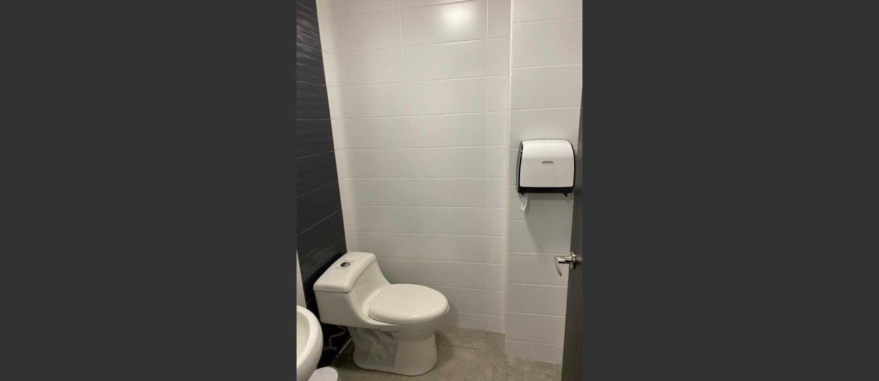 Oficina en venta ubicado en el Edificio Blue Office Center GeoBienes - Oficina en venta ubicado en el Edificio Blue Office Center - Plusvalia Guayaquil Casas de venta y alquiler Inmobiliaria Ecuador