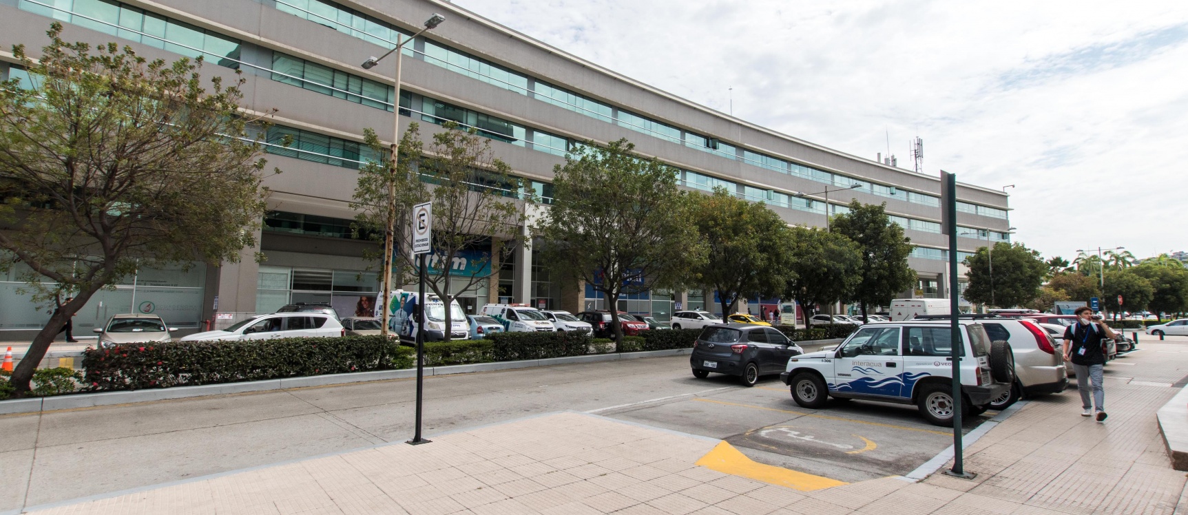Oficina en venta ubicado en el Parque Empresarial Colón, Urdesa Norte GeoBienes - Oficina en venta ubicado en el Parque Empresarial Colón, Urdesa Norte - Plusvalia Guayaquil Casas de venta y alquiler Inmobiliaria Ecuador