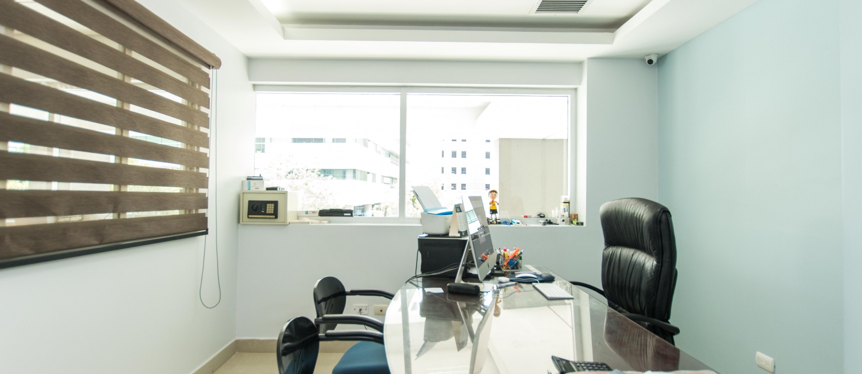 Oficina en venta ubicado en el Parque Empresarial Colón, Urdesa Norte GeoBienes - Oficina en venta ubicado en el Parque Empresarial Colón, Urdesa Norte - Plusvalia Guayaquil Casas de venta y alquiler Inmobiliaria Ecuador