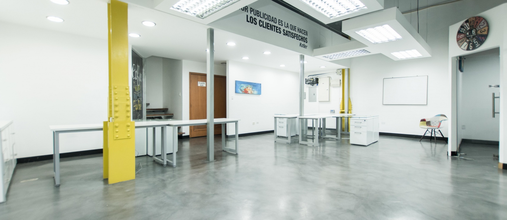 GeoBienes - Oficina semi amoblada en alquiler en el Edificio El Astillero, Puerto Santa Ana - Plusvalia Guayaquil Casas de venta y alquiler Inmobiliaria Ecuador