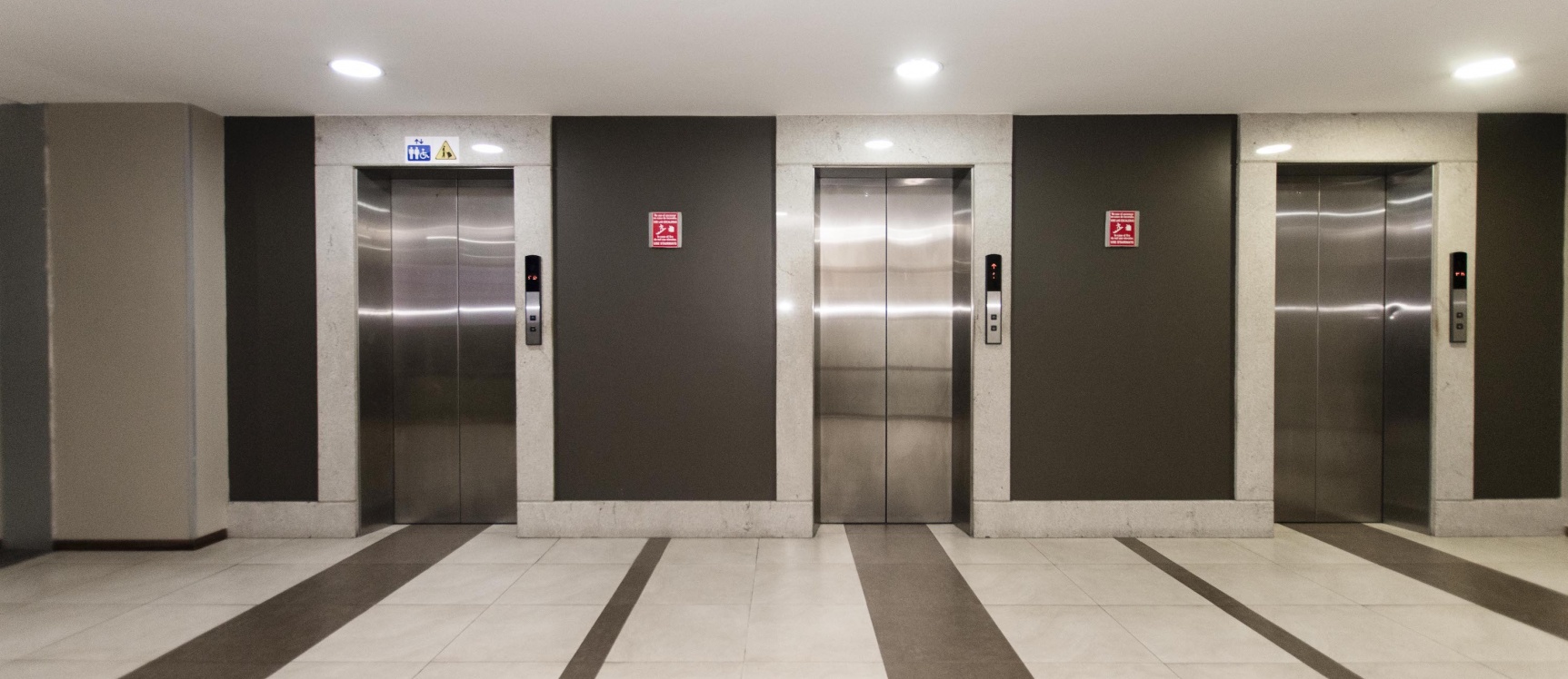 Oficina semi amoblada en alquiler ubicada en el Edificio Trade Building GeoBienes - Oficina semi amoblada en alquiler ubicada en el Edificio Trade Building - Plusvalia Guayaquil Casas de venta y alquiler Inmobiliaria Ecuador