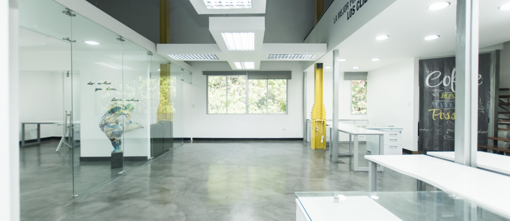 Oficina semi amoblada en venta en el Edificio El Astillero, Puerto Santa Ana GeoBienes - Oficina semi amoblada en venta en el Edificio El Astillero, Puerto Santa Ana - Plusvalia Guayaquil Casas de venta y alquiler Inmobiliaria Ecuador