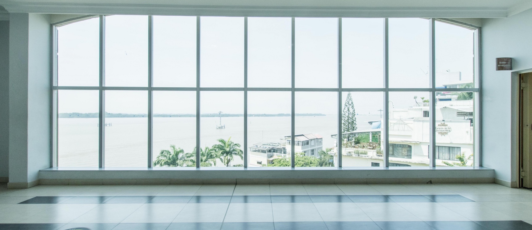 Oficina semi amoblada en venta en el Edificio El Astillero, Puerto Santa Ana GeoBienes - Oficina semi amoblada en venta en el Edificio El Astillero, Puerto Santa Ana - Plusvalia Guayaquil Casas de venta y alquiler Inmobiliaria Ecuador