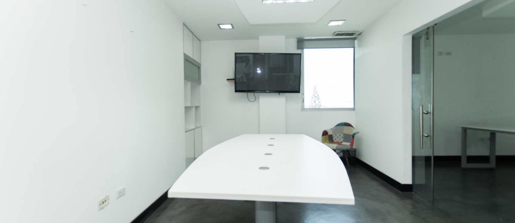 Oficina semi amoblada en venta en el Edificio El Astillero, Puerto Santa Ana GeoBienes - Oficina semi amoblada en venta en el Edificio El Astillero, Puerto Santa Ana - Plusvalia Guayaquil Casas de venta y alquiler Inmobiliaria Ecuador