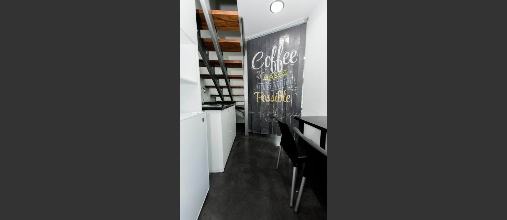 Oficina semi amoblada en venta en el Edificio El Astillero, Puerto Santa Ana GeoBienes - Oficina semi amoblada en venta en el Edificio El Astillero, Puerto Santa Ana - Plusvalia Guayaquil Casas de venta y alquiler Inmobiliaria Ecuador