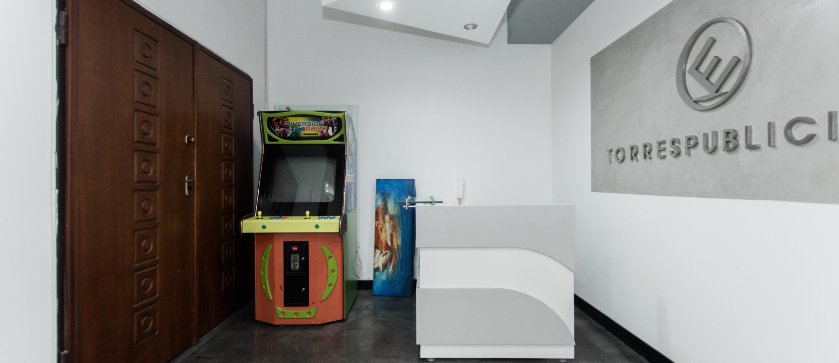 Oficina semi amoblada en venta en el Edificio El Astillero, Puerto Santa Ana GeoBienes - Oficina semi amoblada en venta en el Edificio El Astillero, Puerto Santa Ana - Plusvalia Guayaquil Casas de venta y alquiler Inmobiliaria Ecuador