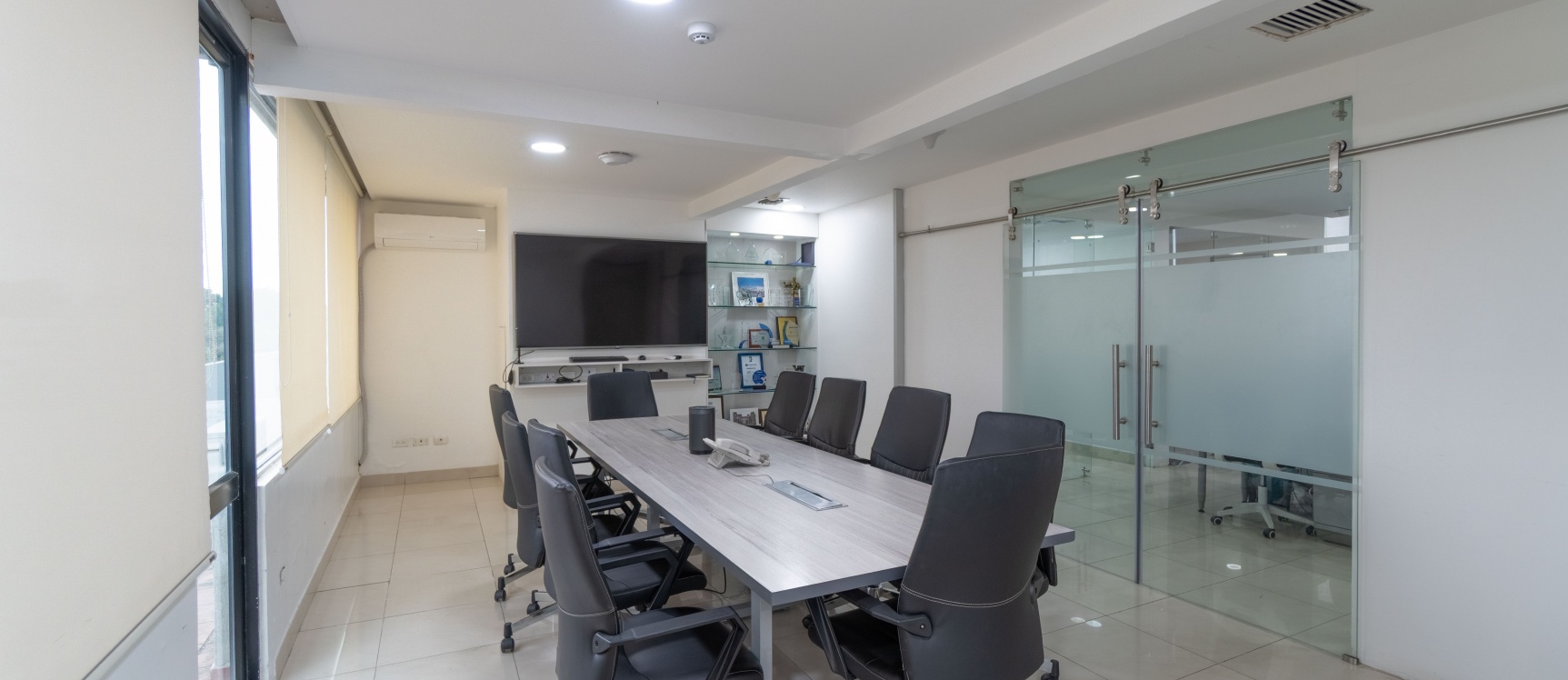 Oficinas en ventas en Edificio Torre Atlas. Norte de Guayaquil GeoBienes - Oficinas en ventas en Edificio Torre Atlas. Norte de Guayaquil - Plusvalia Guayaquil Casas de venta y alquiler Inmobiliaria Ecuador