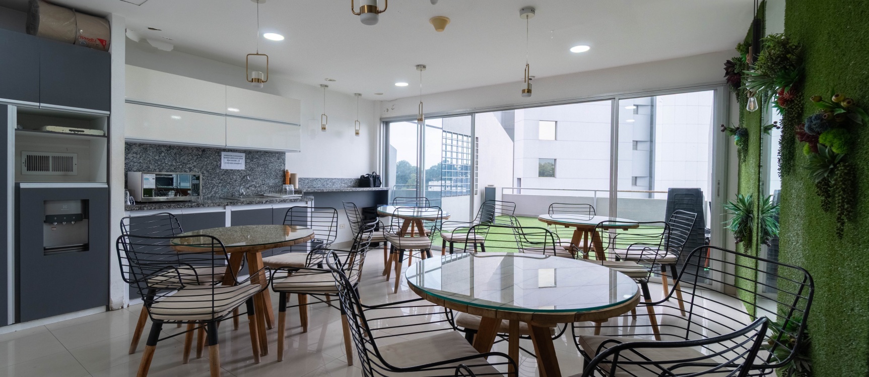 Oficinas en ventas en Edificio Torre Atlas. Norte de Guayaquil GeoBienes - Oficinas en ventas en Edificio Torre Atlas. Norte de Guayaquil - Plusvalia Guayaquil Casas de venta y alquiler Inmobiliaria Ecuador