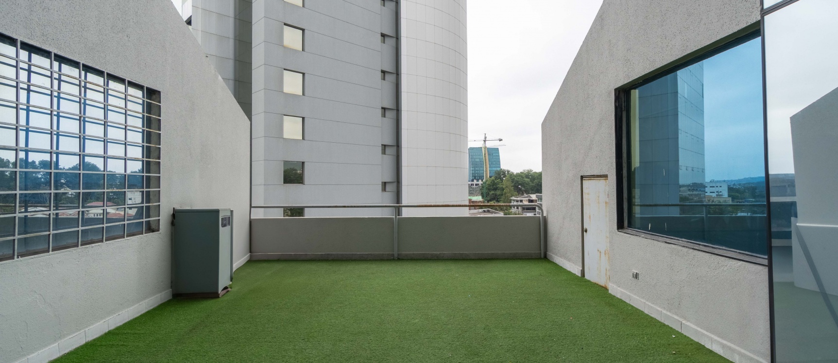 Oficinas en ventas en Edificio Torre Atlas. Norte de Guayaquil GeoBienes - Oficinas en ventas en Edificio Torre Atlas. Norte de Guayaquil - Plusvalia Guayaquil Casas de venta y alquiler Inmobiliaria Ecuador
