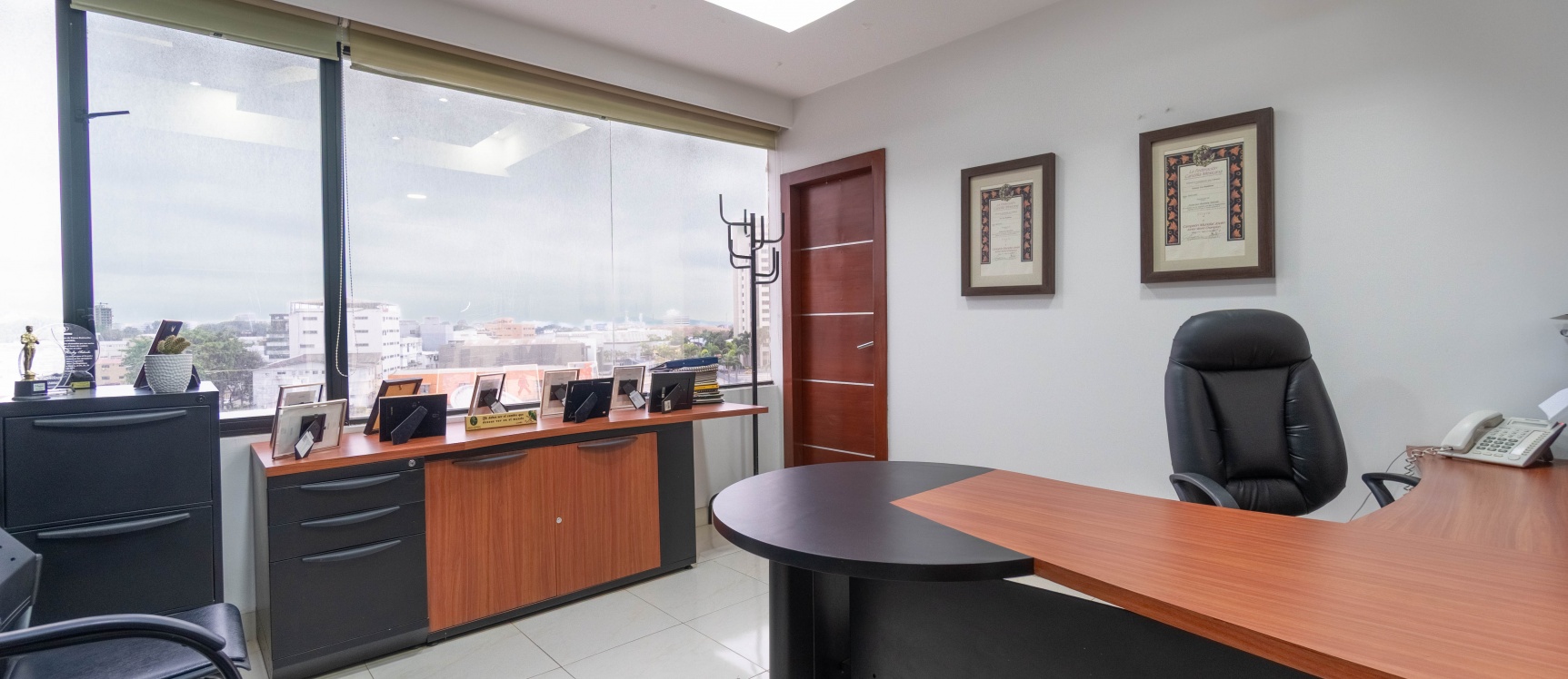 Oficinas en ventas en Edificio Torre Atlas. Norte de Guayaquil GeoBienes - Oficinas en ventas en Edificio Torre Atlas. Norte de Guayaquil - Plusvalia Guayaquil Casas de venta y alquiler Inmobiliaria Ecuador