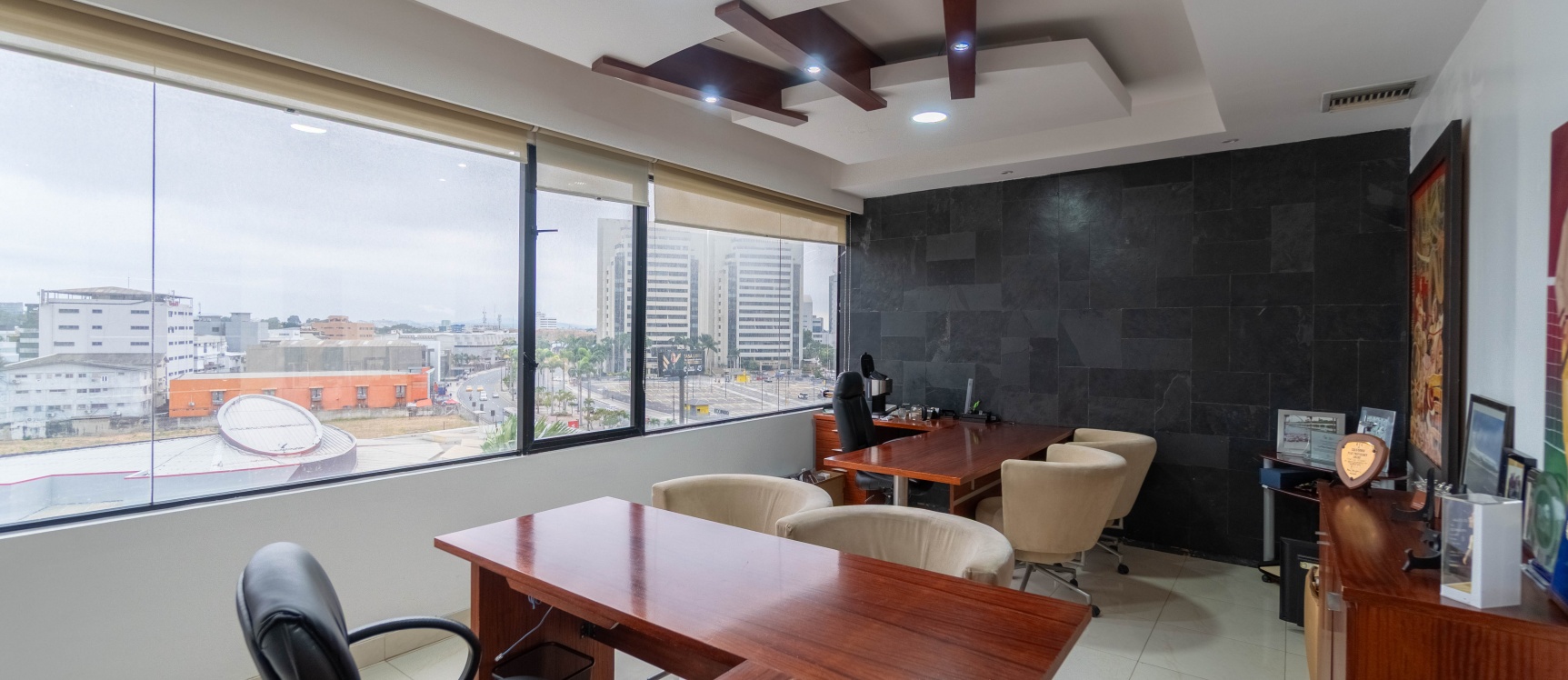 Oficinas en ventas en Edificio Torre Atlas. Norte de Guayaquil GeoBienes - Oficinas en ventas en Edificio Torre Atlas. Norte de Guayaquil - Plusvalia Guayaquil Casas de venta y alquiler Inmobiliaria Ecuador