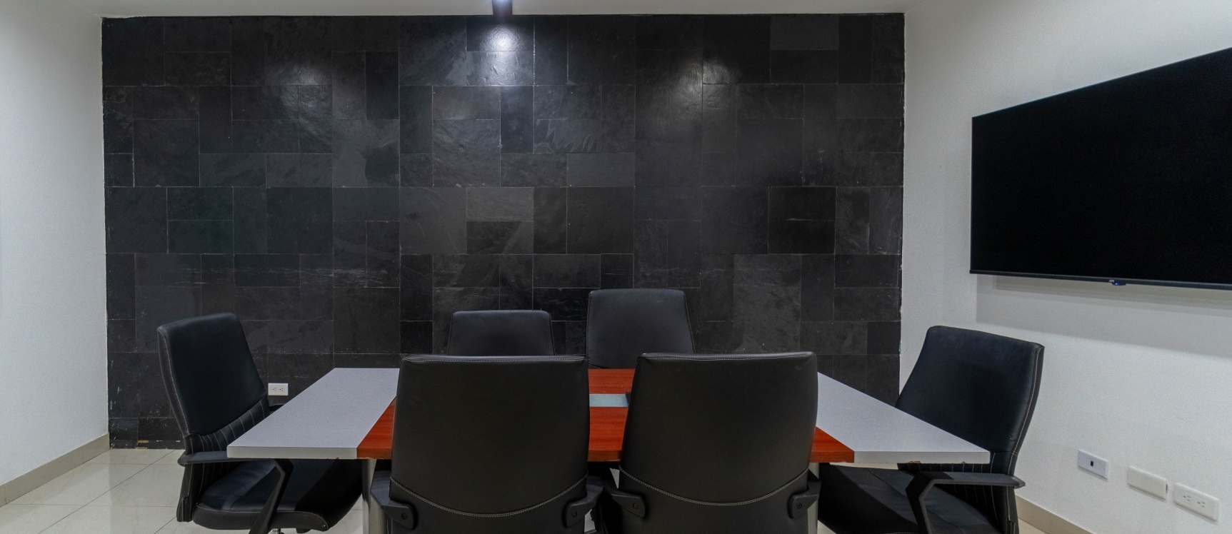 Oficinas en ventas en Edificio Torre Atlas. Norte de Guayaquil GeoBienes - Oficinas en ventas en Edificio Torre Atlas. Norte de Guayaquil - Plusvalia Guayaquil Casas de venta y alquiler Inmobiliaria Ecuador
