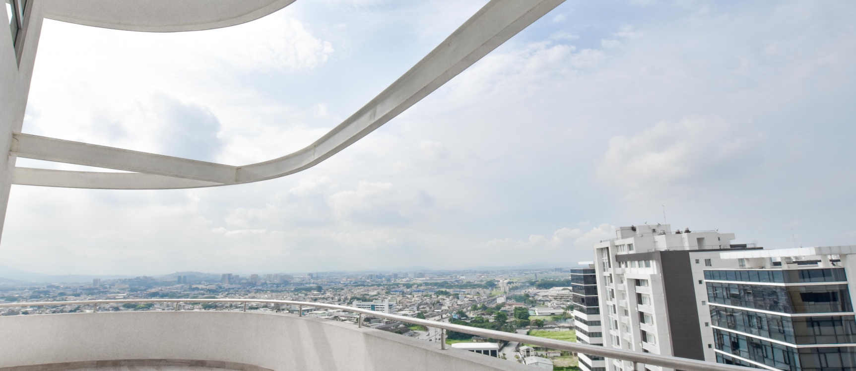 Penthouse de estreno en alquiler ubicado en Santana Lofts GeoBienes - Penthouse de estreno en alquiler ubicado en Santana Lofts - Plusvalia Guayaquil Casas de venta y alquiler Inmobiliaria Ecuador