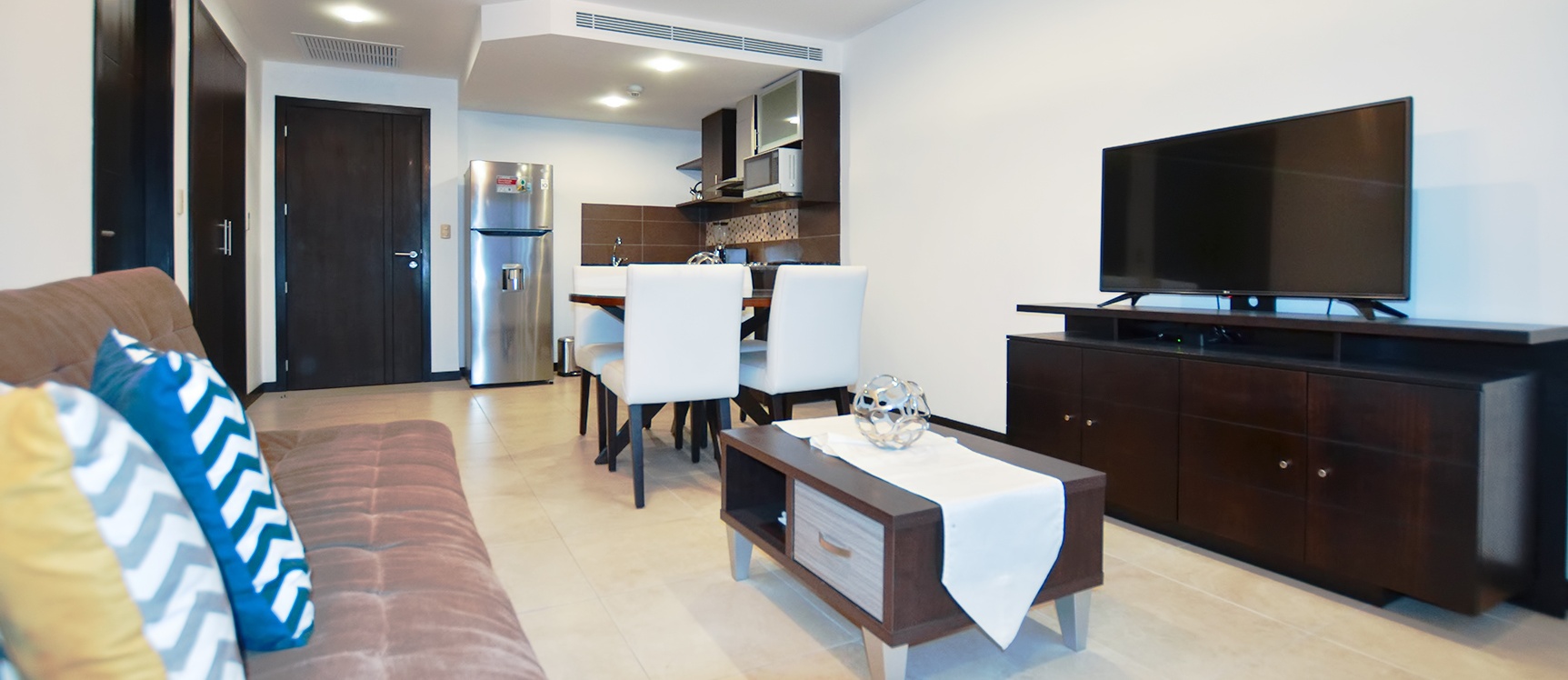 Preciosa Suite Amoblada Bellini IV GeoBienes - Suite en alquiler en Bellini IV sector centro de Guayaquil - Plusvalia Guayaquil Casas de venta y alquiler Inmobiliaria Ecuador
