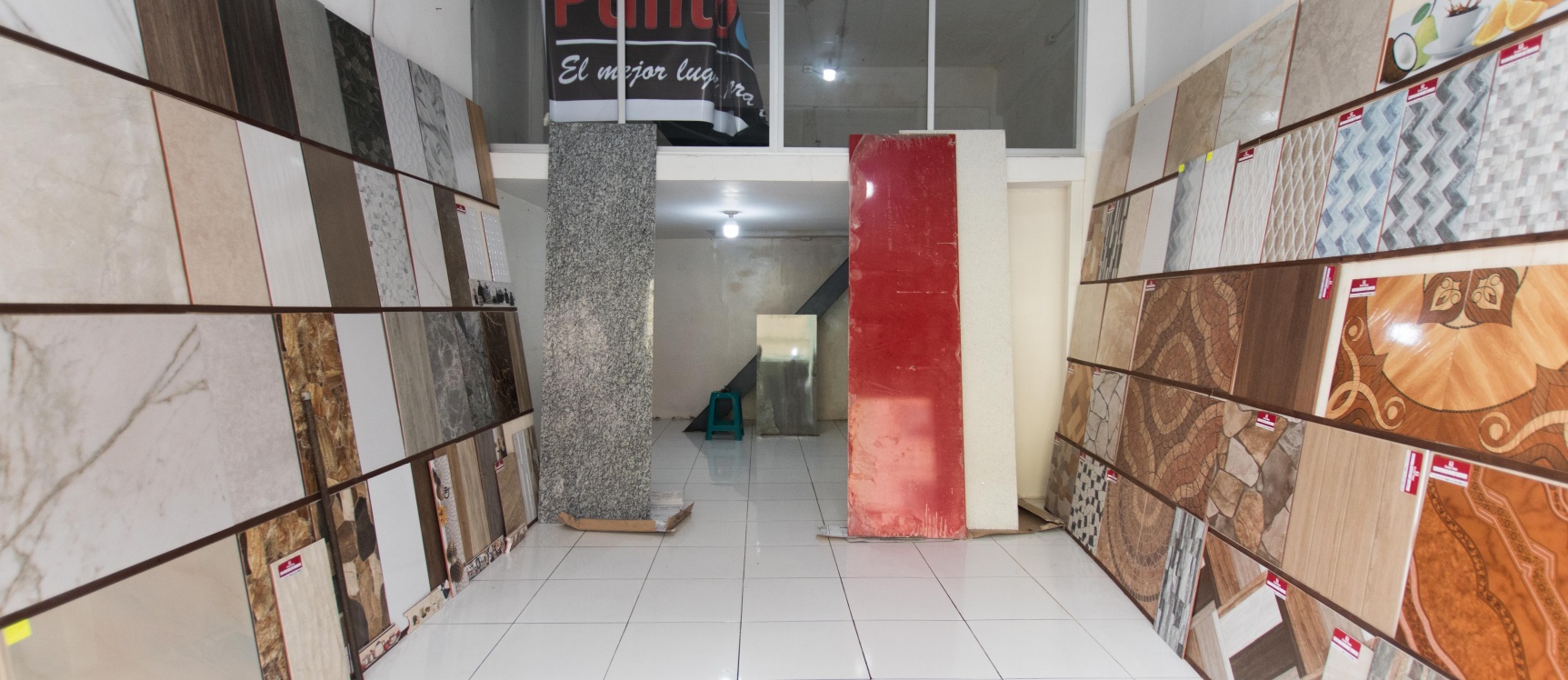 Propiedad comercial con locales y bodegas en Av. Machala y Aguirre, esquinero GeoBienes - Propiedad comercial con locales y bodegas en Av. Machala y Aguirre, esquinero - Plusvalia Guayaquil Casas de venta y alquiler Inmobiliaria Ecuador
