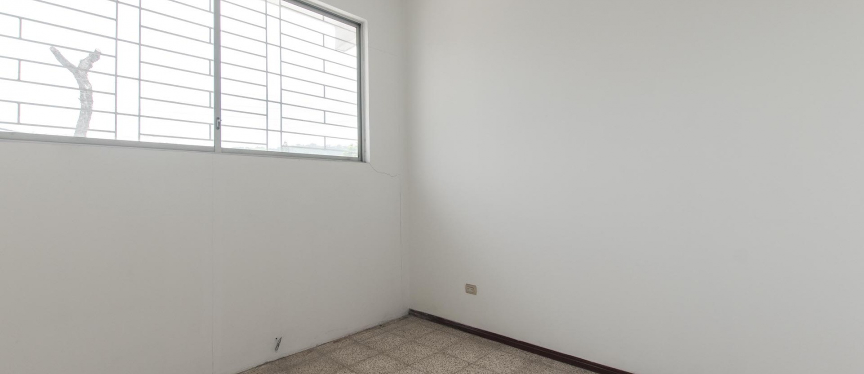 Propiedad comercial, oficinas, consultorios, Urdesa Central, calle Circunvalacion sur y costanera GeoBienes - Propiedad comercial, oficinas, consultorios, Urdesa Central, calle Circunvalacion sur y costanera - Plusvalia Guayaquil Casas de venta y alquiler Inmobiliaria Ecuador