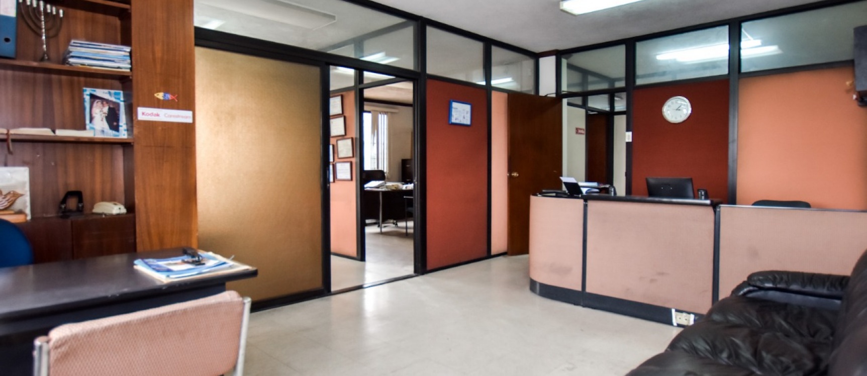 GeoBienes - Se vende oficina en edificio El Bucanero Av. de las Américas - Guayaquil - Plusvalia Guayaquil Casas de venta y alquiler Inmobiliaria Ecuador GeoBienes - Oficina en venta, edificio El Bucanero 1er piso. Av. de las Américas - Guayaquil - Plusvalia Guayaquil Casas de venta y alquiler Inmobiliaria Ecuador