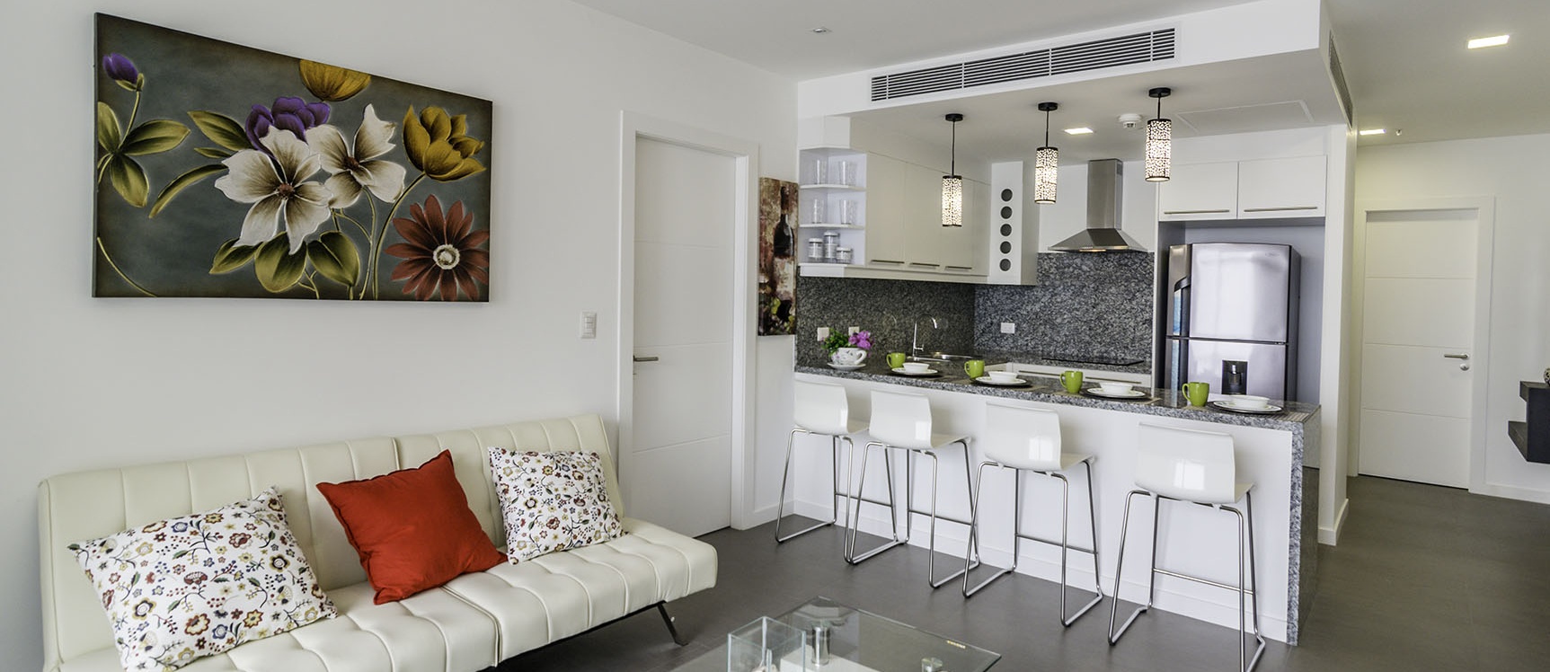 Suit en alquiler ubicada en el Edificio Spacio Puerto Santa Ana GeoBienes - Suite en alquiler ubicada en el Edificio Spazio Puerto Santa Ana - Plusvalia Guayaquil Casas de venta y alquiler Inmobiliaria Ecuador