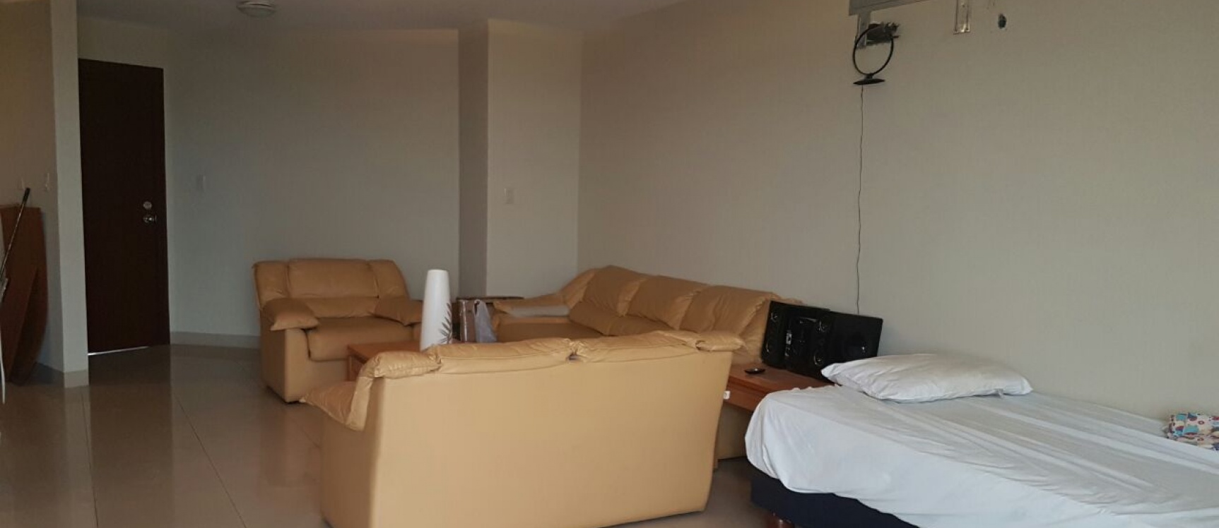 Suit en venta ubicado en ciudad colon, Guayaquil GeoBienes - Suit en venta ubicado en Ciudad Colón, Guayaquil - Plusvalia Guayaquil Casas de venta y alquiler Inmobiliaria Ecuador