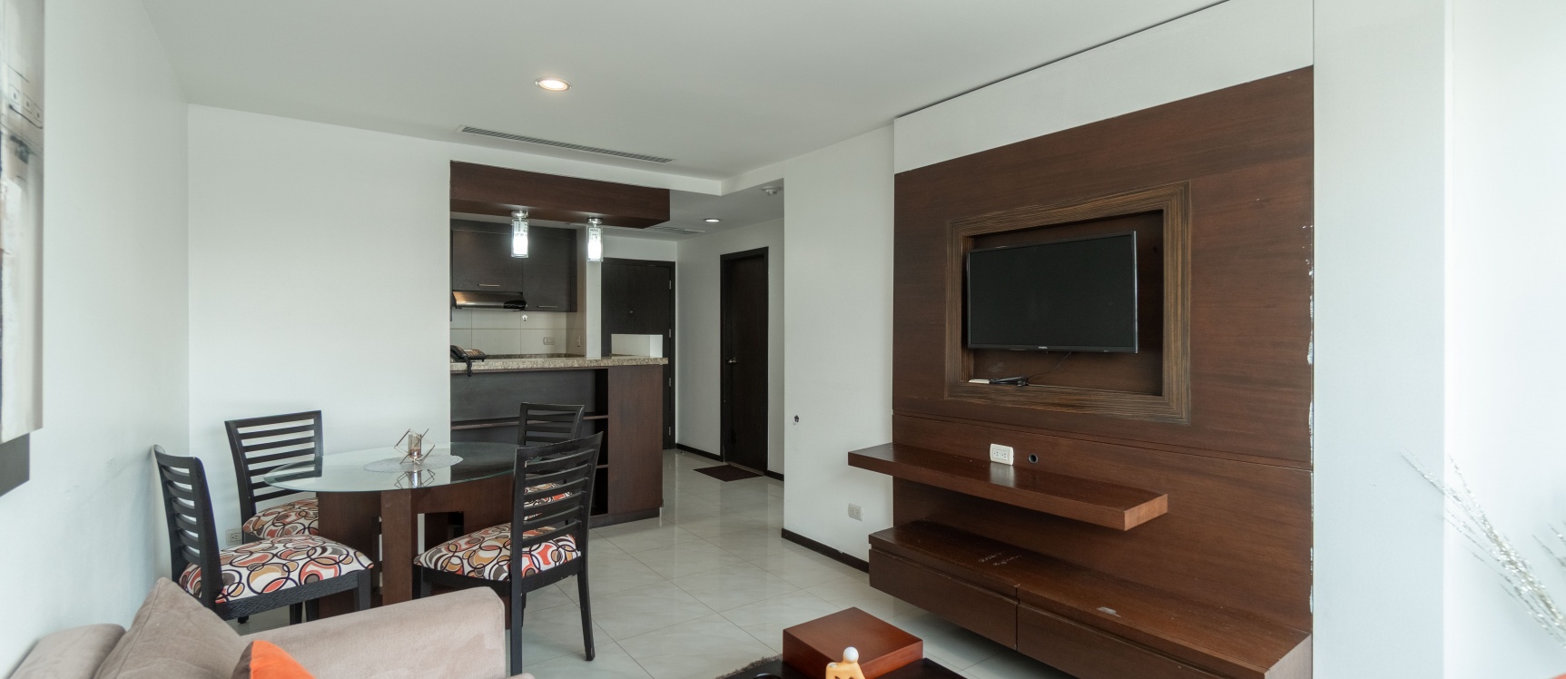 Suite amobalada en alquiler en Edificio Elite Building, zona Mall del Sol, Guayaquil GeoBienes - Suite amobalada en alquiler en Edificio Elite Building, zona Mall del Sol, Guayaquil - Plusvalia Guayaquil Casas de venta y alquiler Inmobiliaria Ecuador
