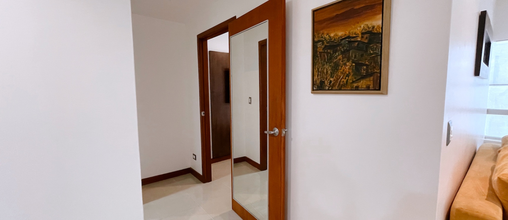 GeoBienes - Suite amoblada en alquiler (Incluye Wifi y DirectTV) - Torre del Sol I - Plusvalia Guayaquil Casas de venta y alquiler Inmobiliaria Ecuador