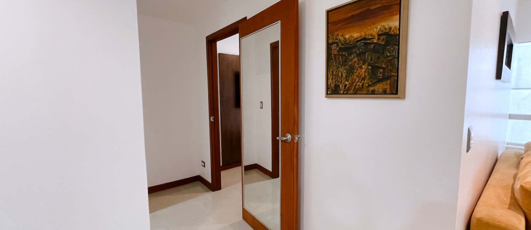 Suite Amoblada en Alquiler - Torres del Sol I GeoBienes - Suite amoblada en alquiler (Incluye Wifi y DirectTV) - Torre del Sol I - Plusvalia Guayaquil Casas de venta y alquiler Inmobiliaria Ecuador