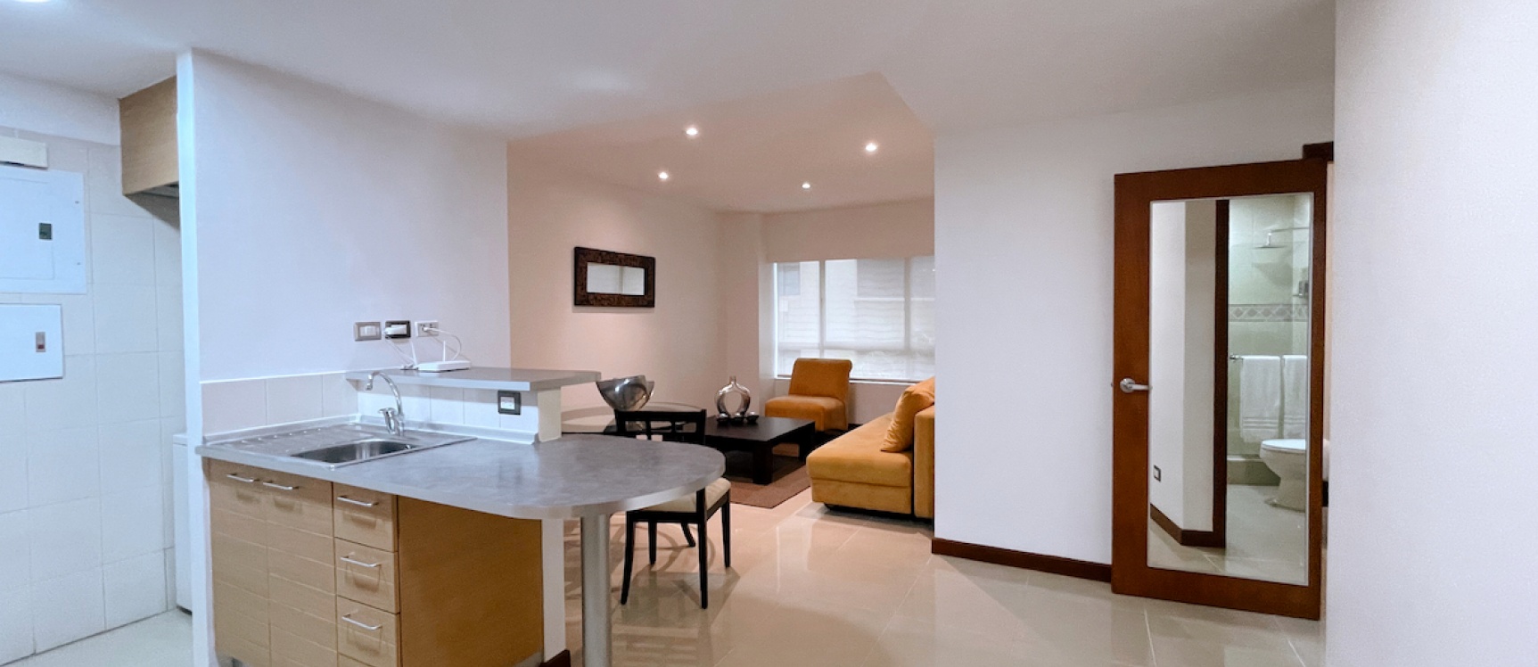Suite Amoblada en Alquiler - Torres del Sol I GeoBienes - Suite Amoblada en Alquiler - Torres del Sol I - Plusvalia Guayaquil Casas de venta y alquiler Inmobiliaria Ecuador