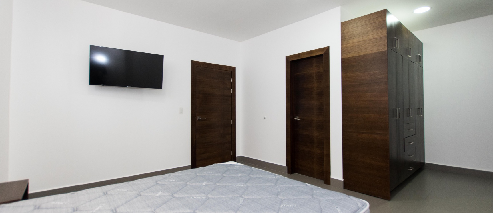 Suite amoblada en alquiler en Calle la Moderna, Samborondón GeoBienes - Suite amoblada en alquiler en Calle la Moderna, Samborondón - Plusvalia Guayaquil Casas de venta y alquiler Inmobiliaria Ecuador