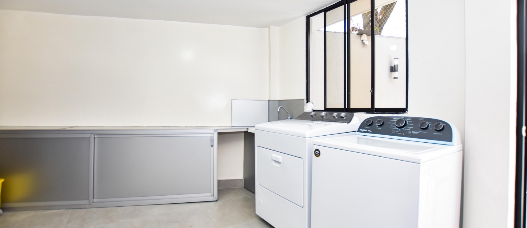 Suite amoblada en alquiler en Calle la Moderna, Samborondón GeoBienes - Suite amoblada en alquiler en Calle la Moderna, Samborondón - Plusvalia Guayaquil Casas de venta y alquiler Inmobiliaria Ecuador